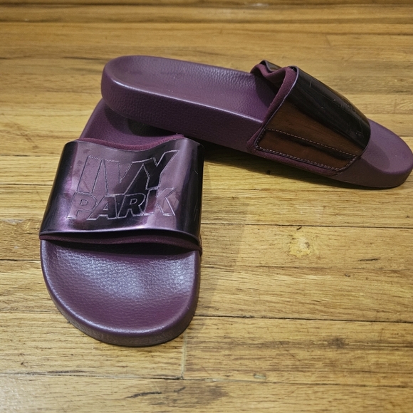 Ivy Park Maroon Spellout Slip In Sandals Slides Casual Rubber Womens Size 7 - Picture 1 of 9